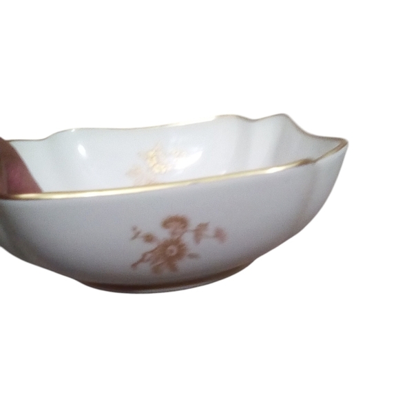 Limoges France Porcelain Trinket Dish with Gold Floral Design and Scalloped Edg - Picture 2 of 5